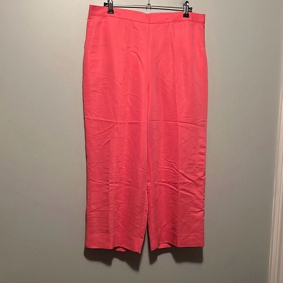 Alfred Dunner Women's Solid Pink Pull On Flat Front Capri Pants Size 14 NWT - Picture 1 of 8